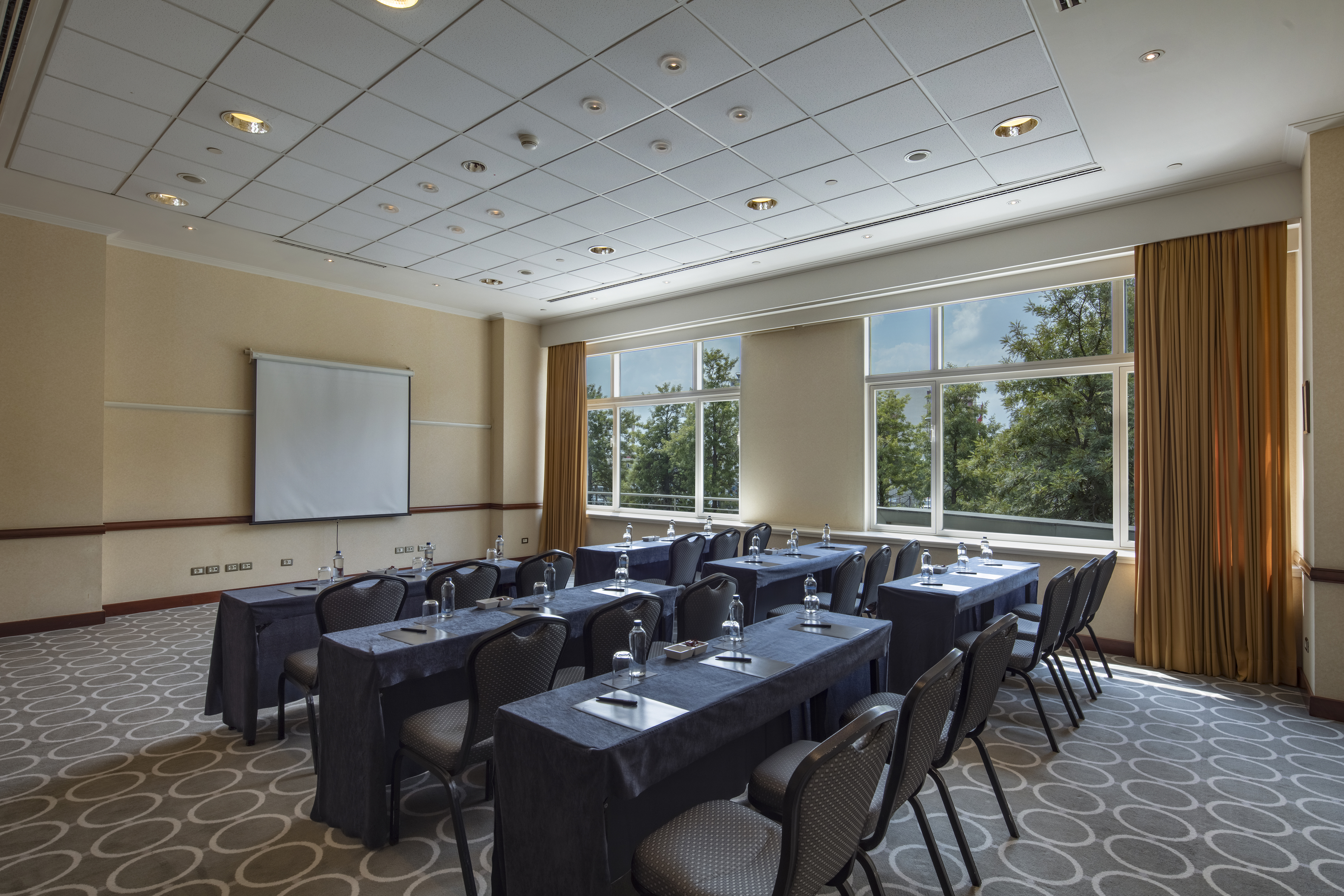 Adana HiltonSA Meeting Room with Natural Day Light