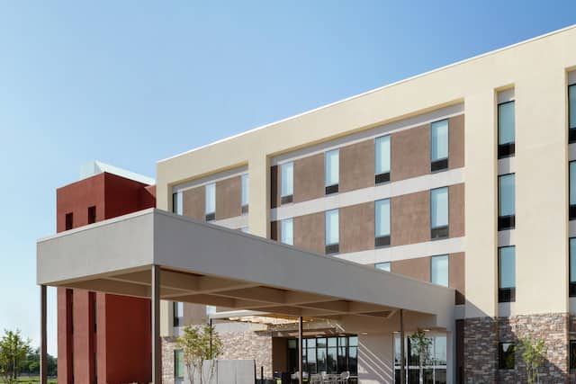 Hotel Exterior and Entry in Daytime