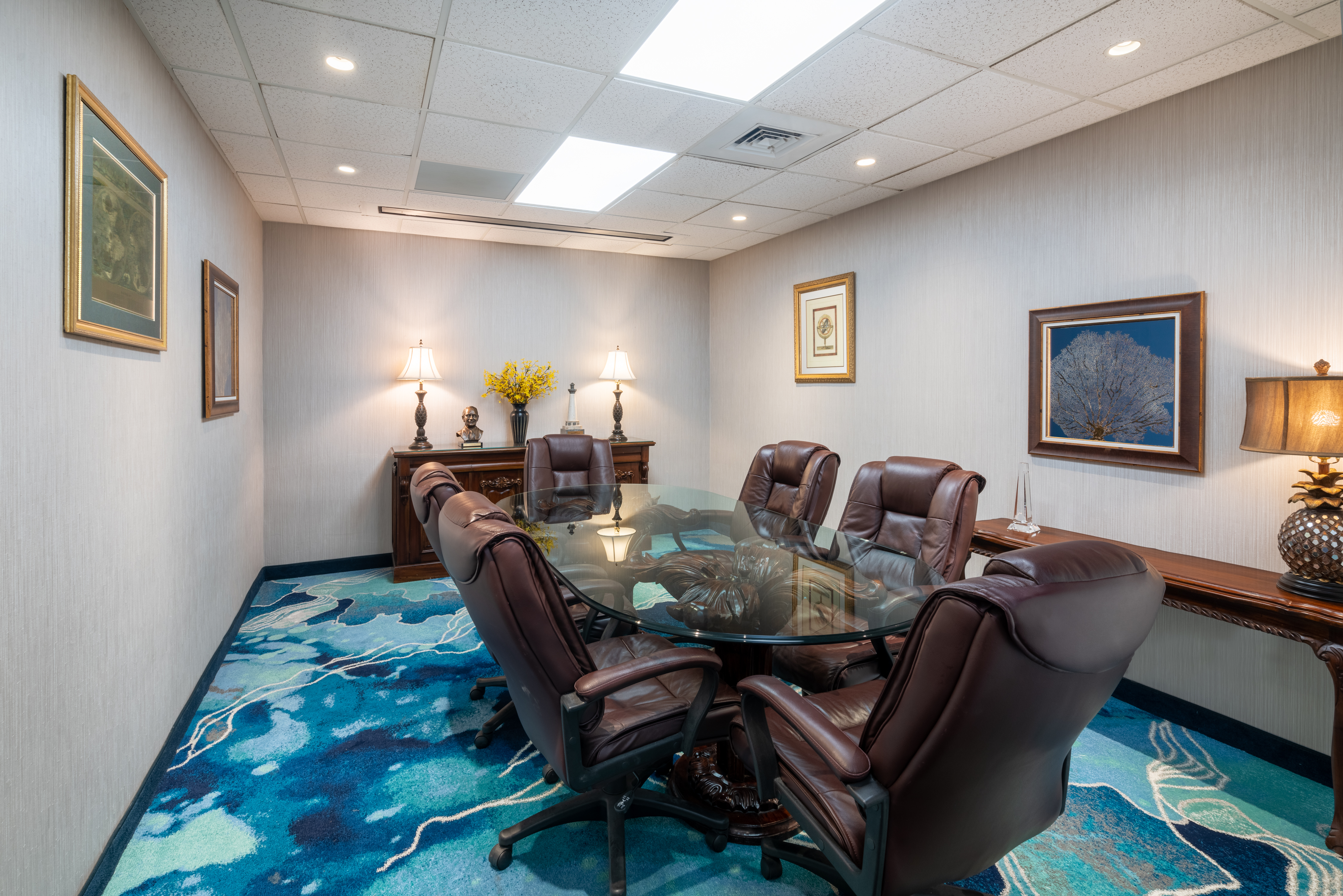 Boardroom with Seats for Six Guests 