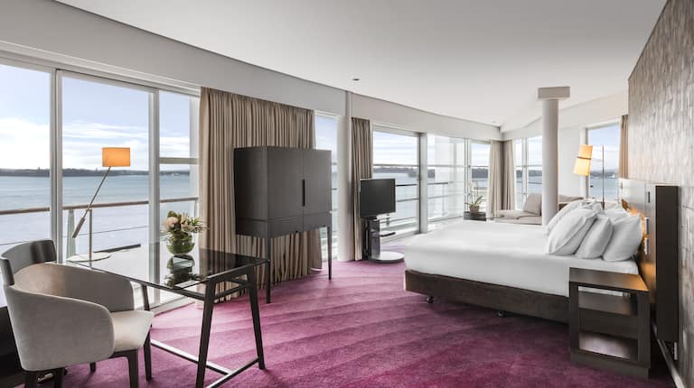 Bow Suite Bed, Water View and Work Desk