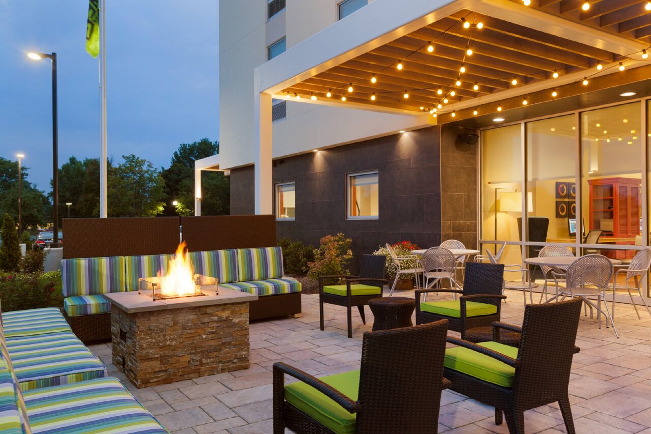 Outdoor Fire Pit & Seating Area