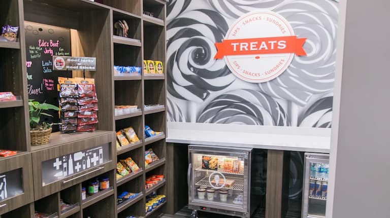 On-Site Snack Shop Shelves Mini Refridgerator