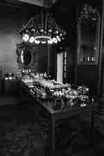 과일 및 조식 메뉴가 있는 테이블 