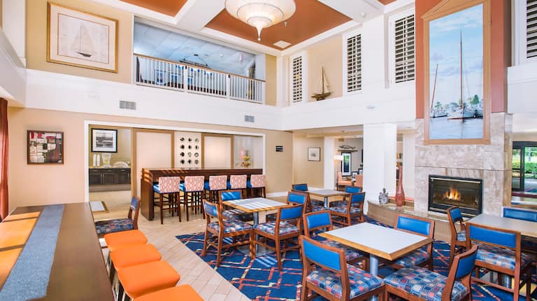 Hampton Inn & Suites Annapolis Hotel, MD - Lobby