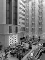 Sedací kout v lobbistickém atriu