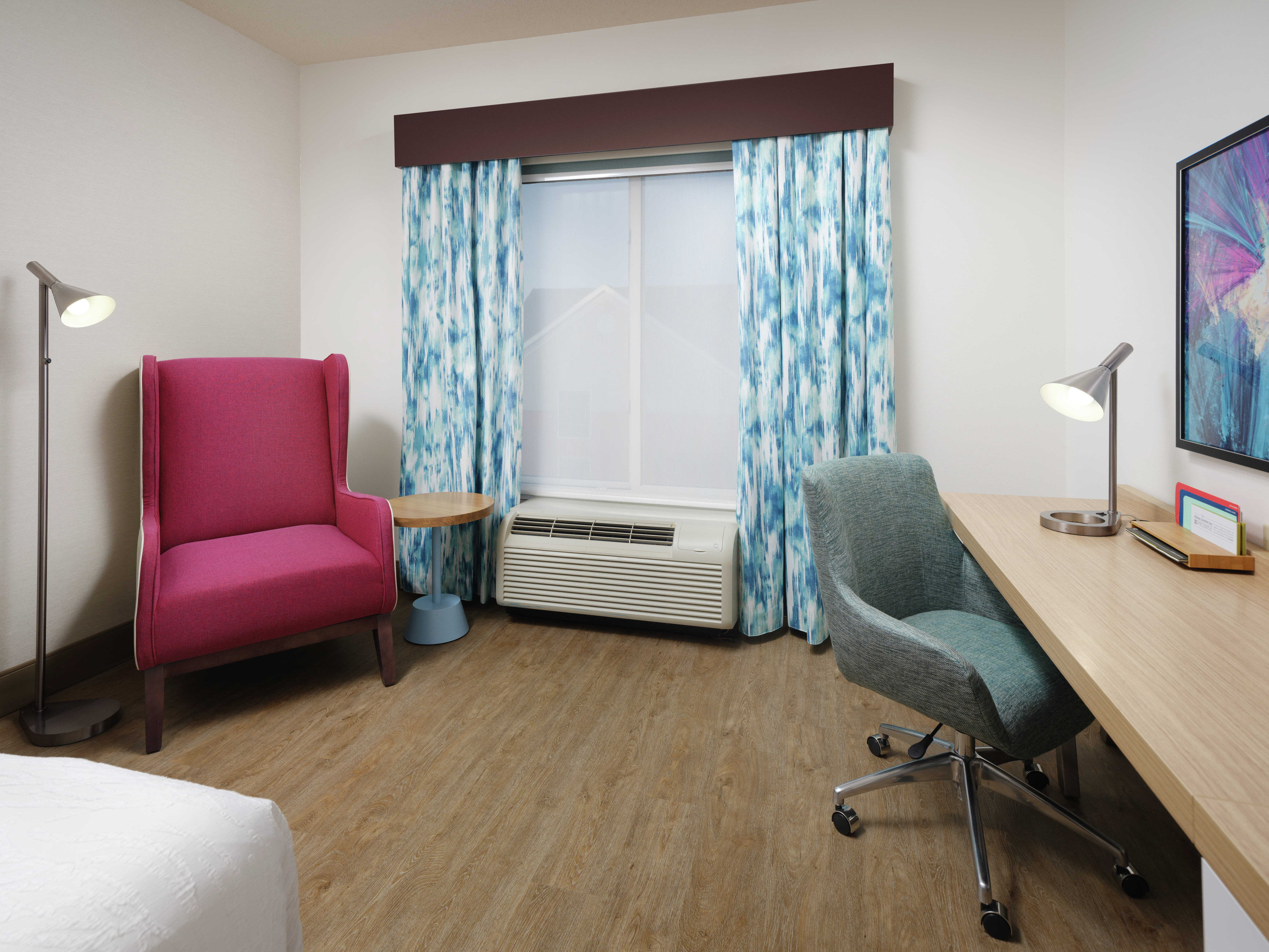 King Guestroom with Lounge Area and Work Desk
