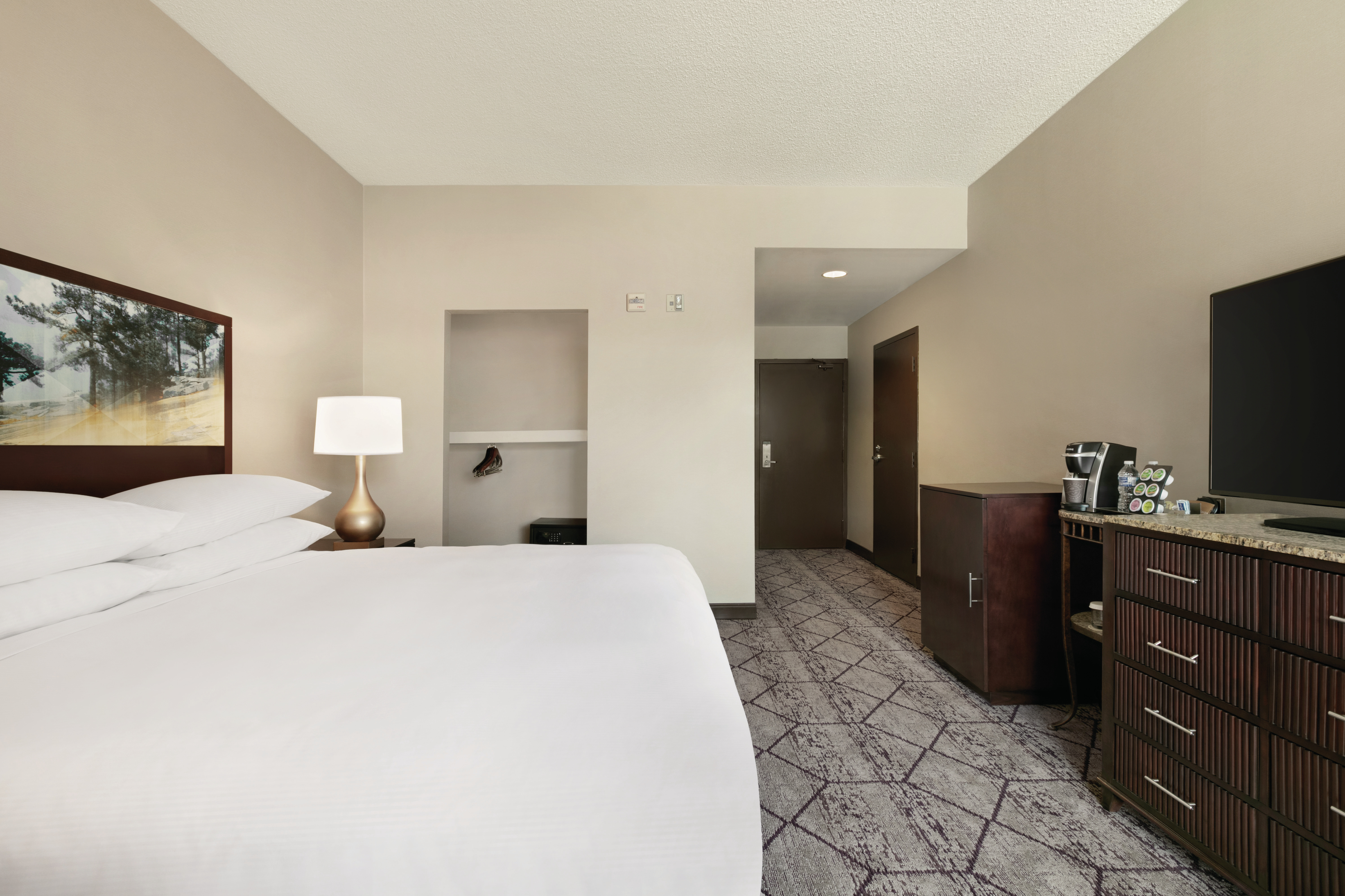 Accessible King Guestroom with Bed and Room Technology
