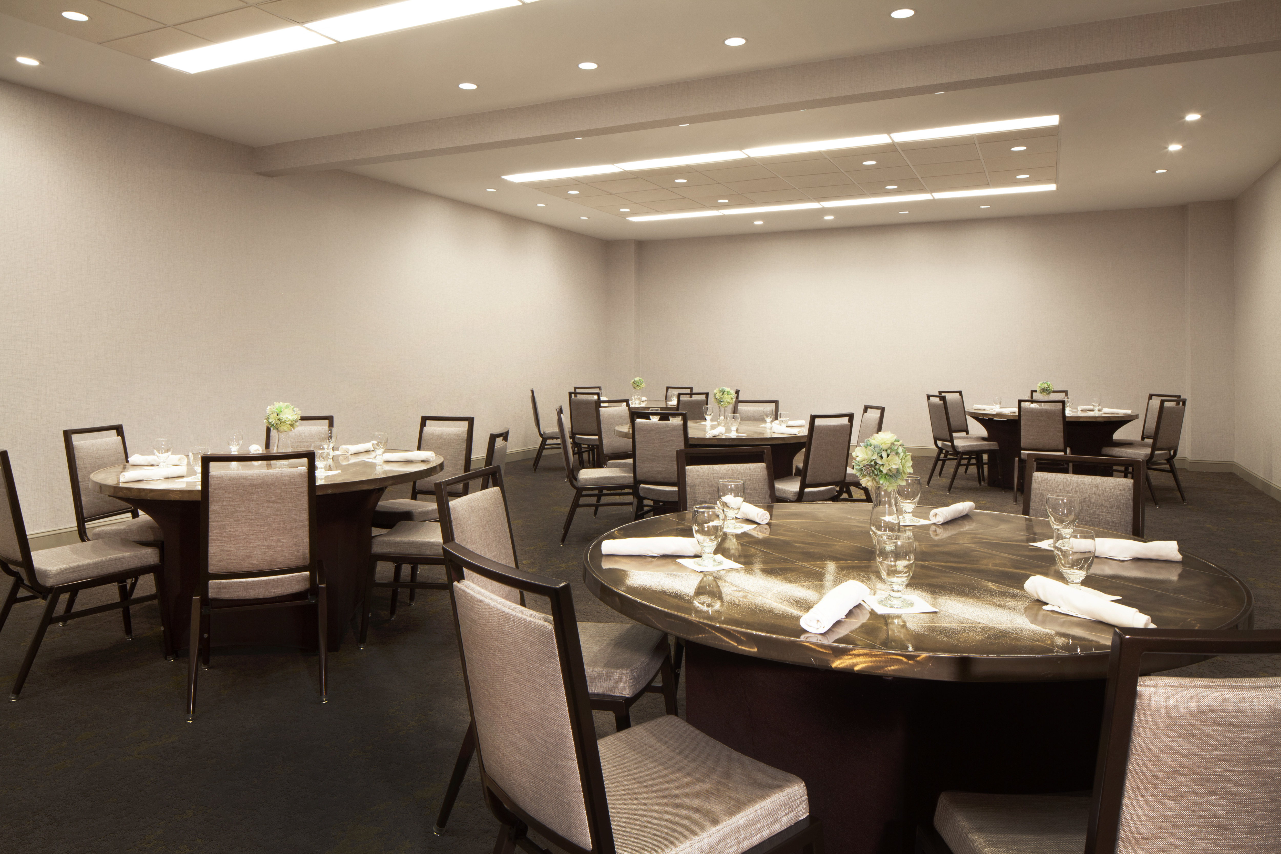 Meeting room with round tables 