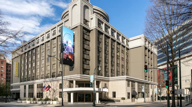Extérieur de l'hôtel The American Hotel Atlanta Downtown - a DoubleTree by Hilton Hotel