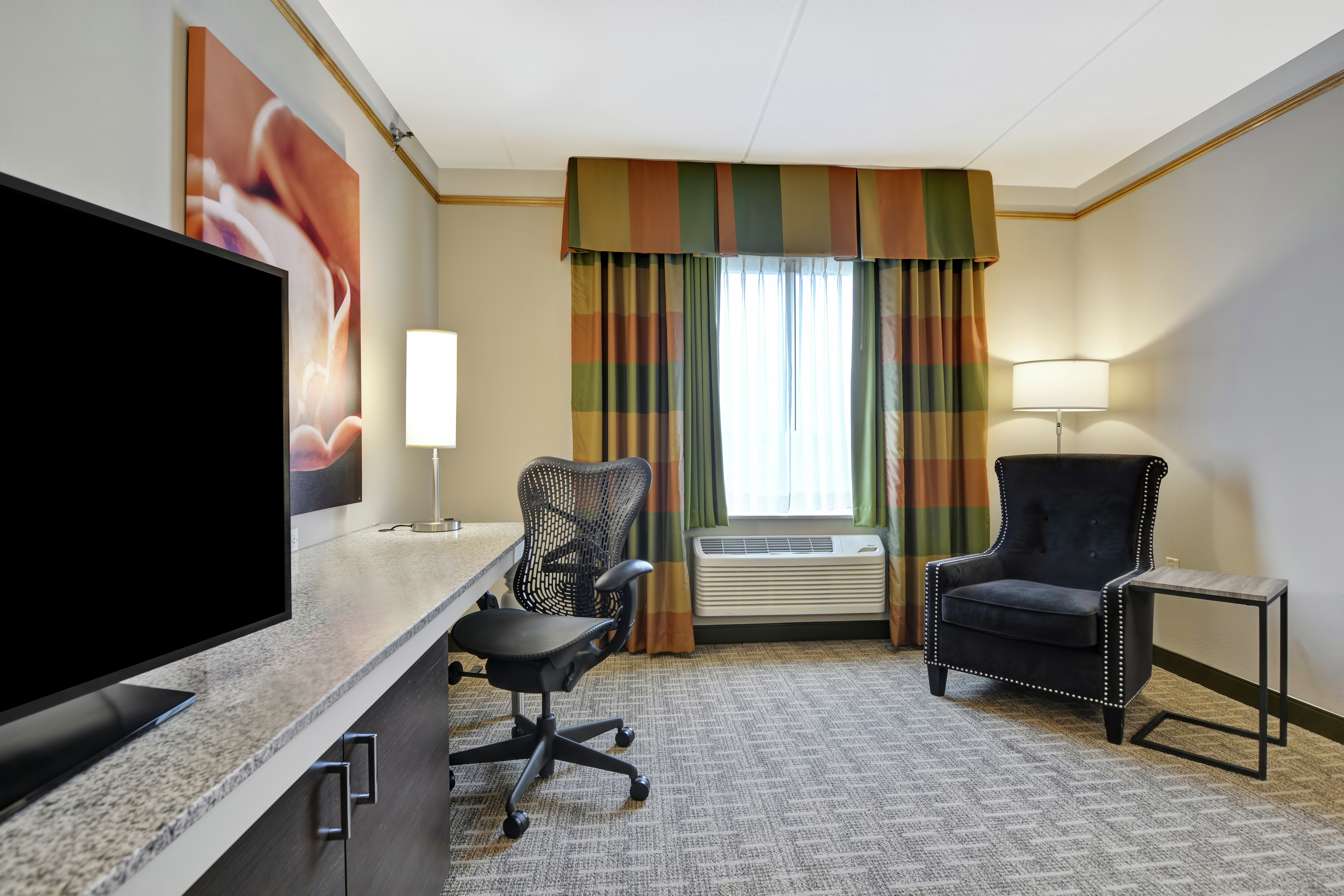 Guest Room Lounge Area and Amenities