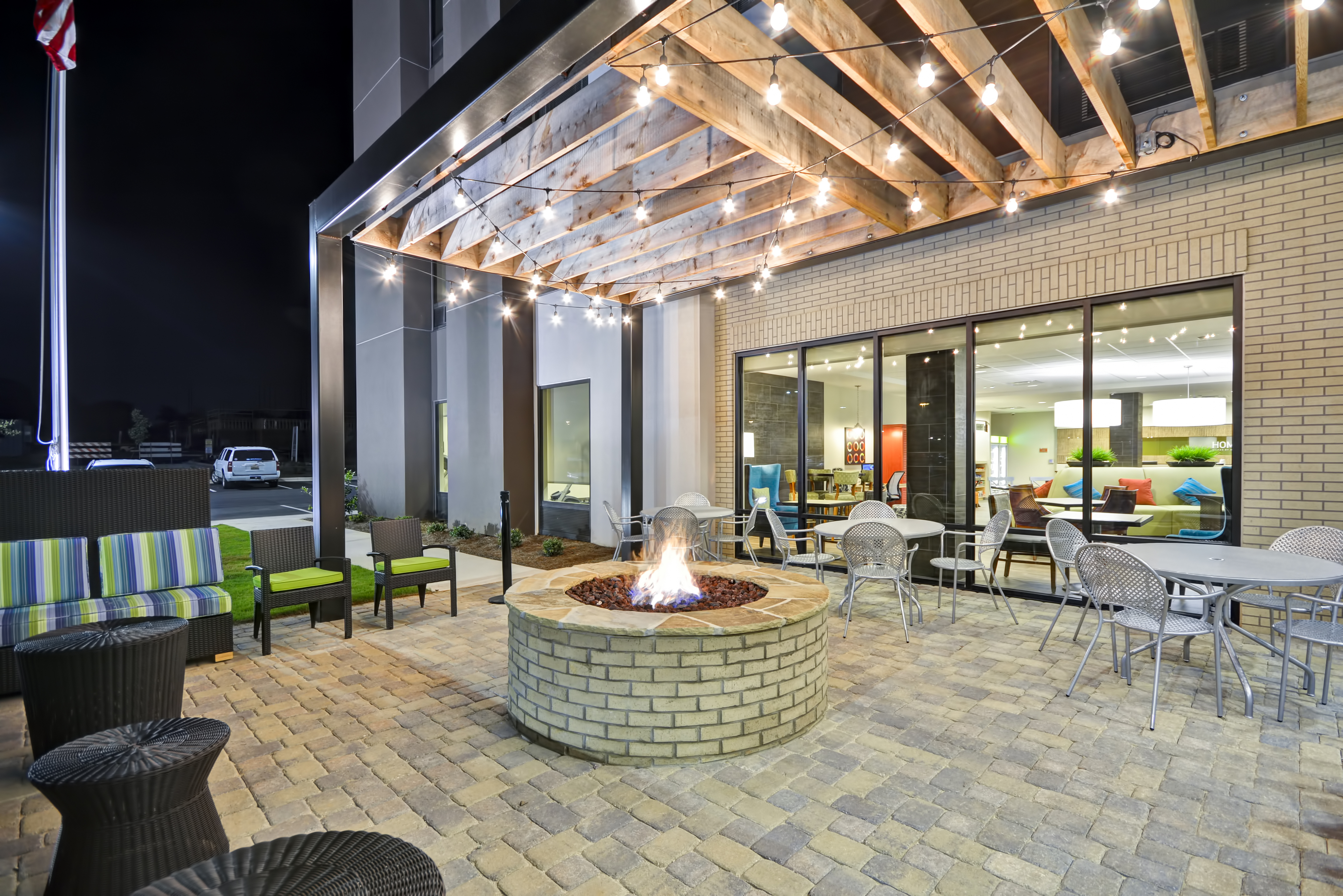 Home2 Suites by Hilton Opelika Auburn Hotel, AL - Outdoor Lounge