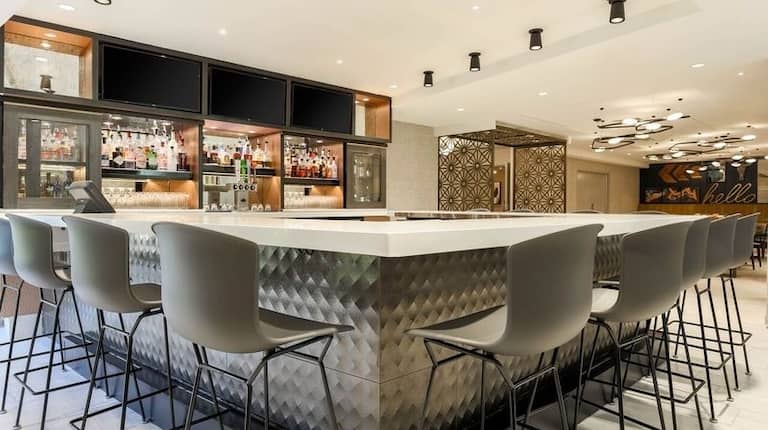 Bar y lounge DoubleTree by Hilton