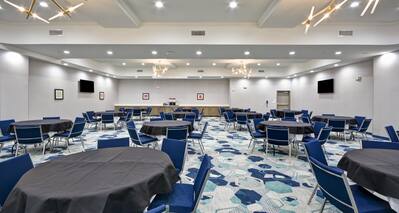 Lonestar Room with Round Tables and Linens