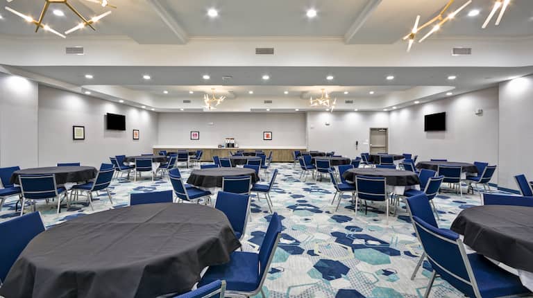 Lonestar Room with Round Tables and Linens