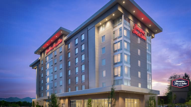 Hampton Inn and Suites Biltmore Area