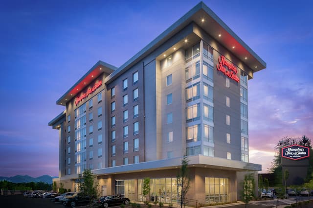 Hampton Inn and Suites Biltmore Area
