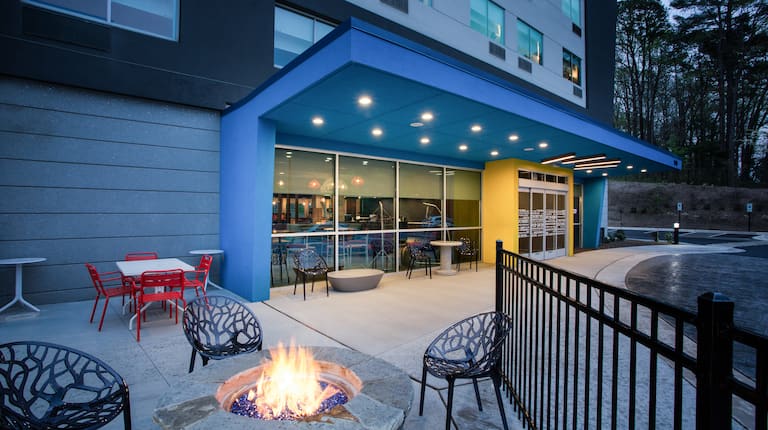 outdoor patio, chairs, fire pit
