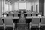 Meetingraum mit parlamentarischer Bestuhlung