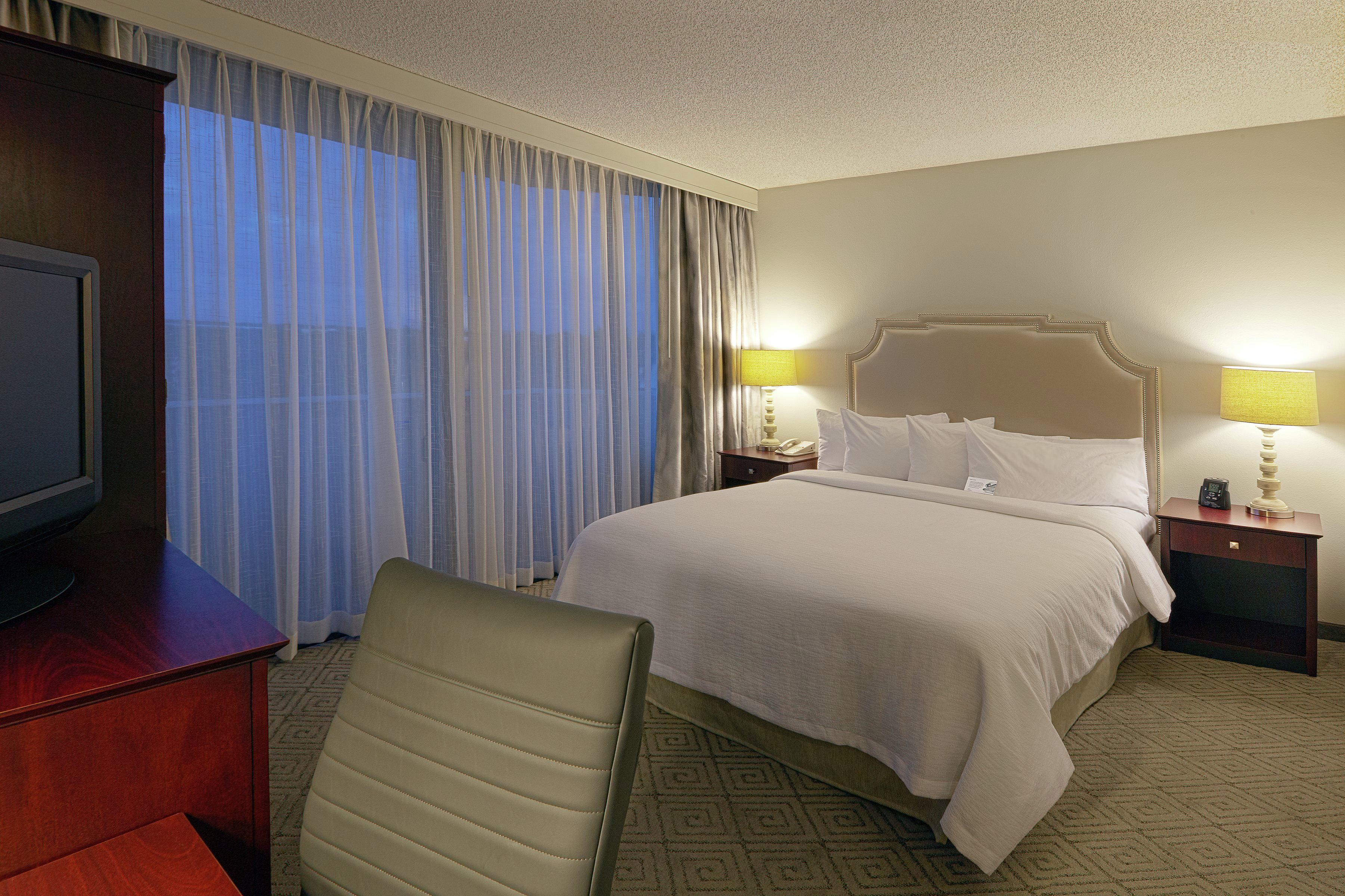 King Bed Hotel Guestroom Suite