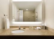 DoubleTree by Hilton Hotel Hartford - Bradley Airport, CT - Guest Bathroom 
