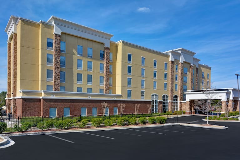 Esterno hotel Hampton Inn & Suites