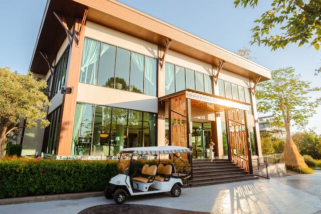 Hotel exterior with entrance