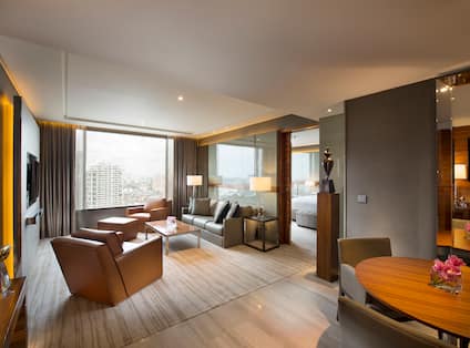 King Executive Suite, Living Room