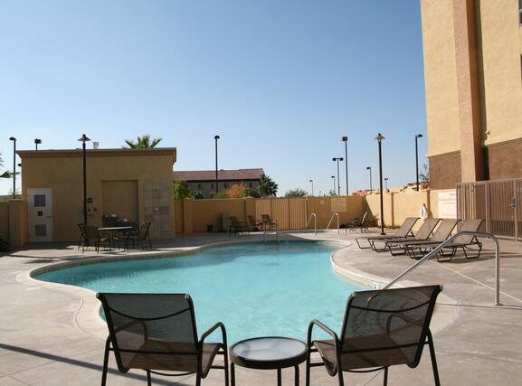 Hampton Inn And Suites Barstow - Image1