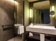 Hotel Guestroom Bathroom
