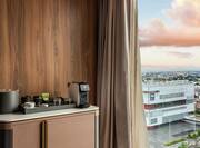 Guestroom with City View 