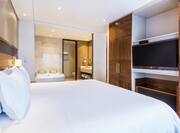 Queen Bedroom With Whirlpool Tub