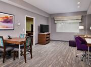Guest Suite Lounge Area