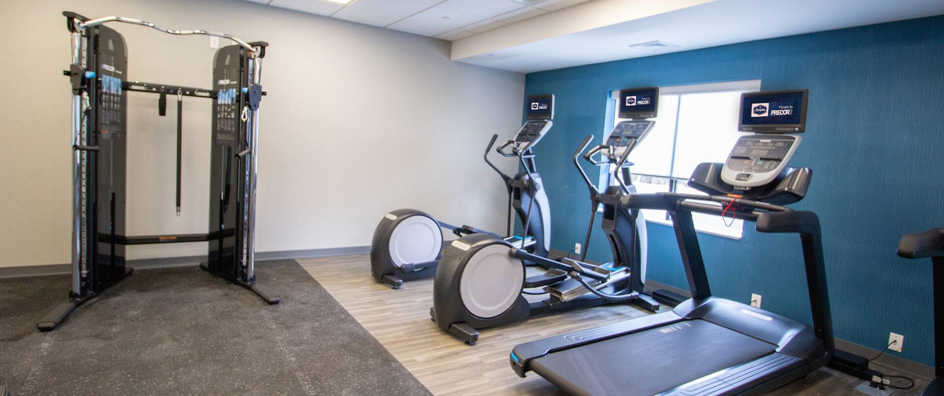 On-Site Fitness Center, Treadmills 