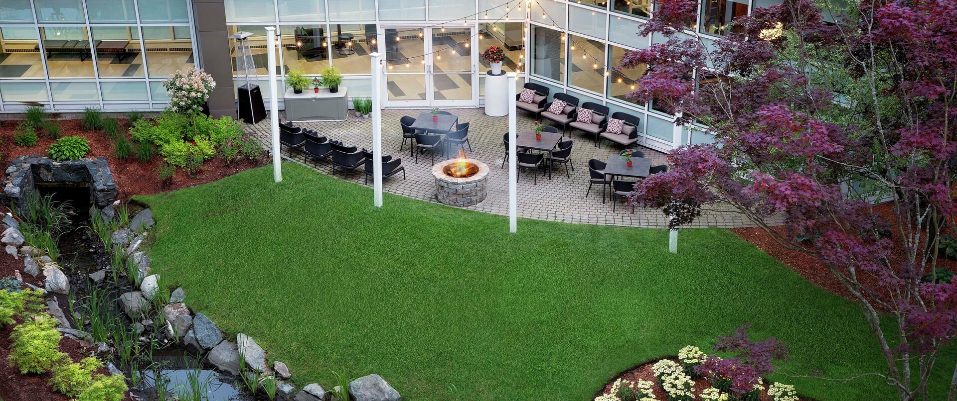 Outdoor Patio & Firepit 