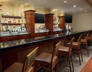 TradeWinds Lounge and Bar