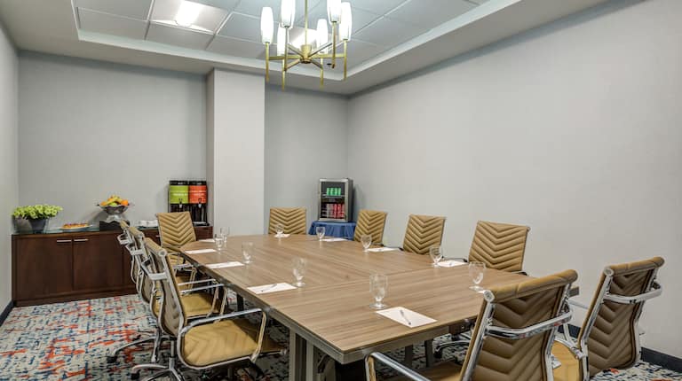 The Lincoln Boardroom with Conference Table