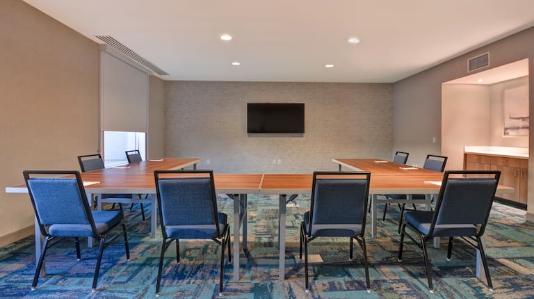 meeting room with chairs and tables