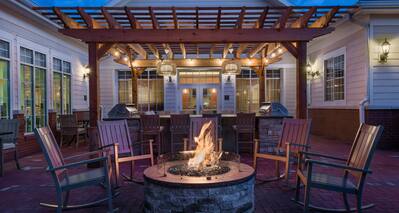 Outdoor Fire Pit and Grilling Stations