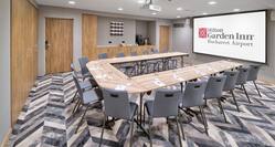 Cirrus Meeting Room with U-Shape Setup