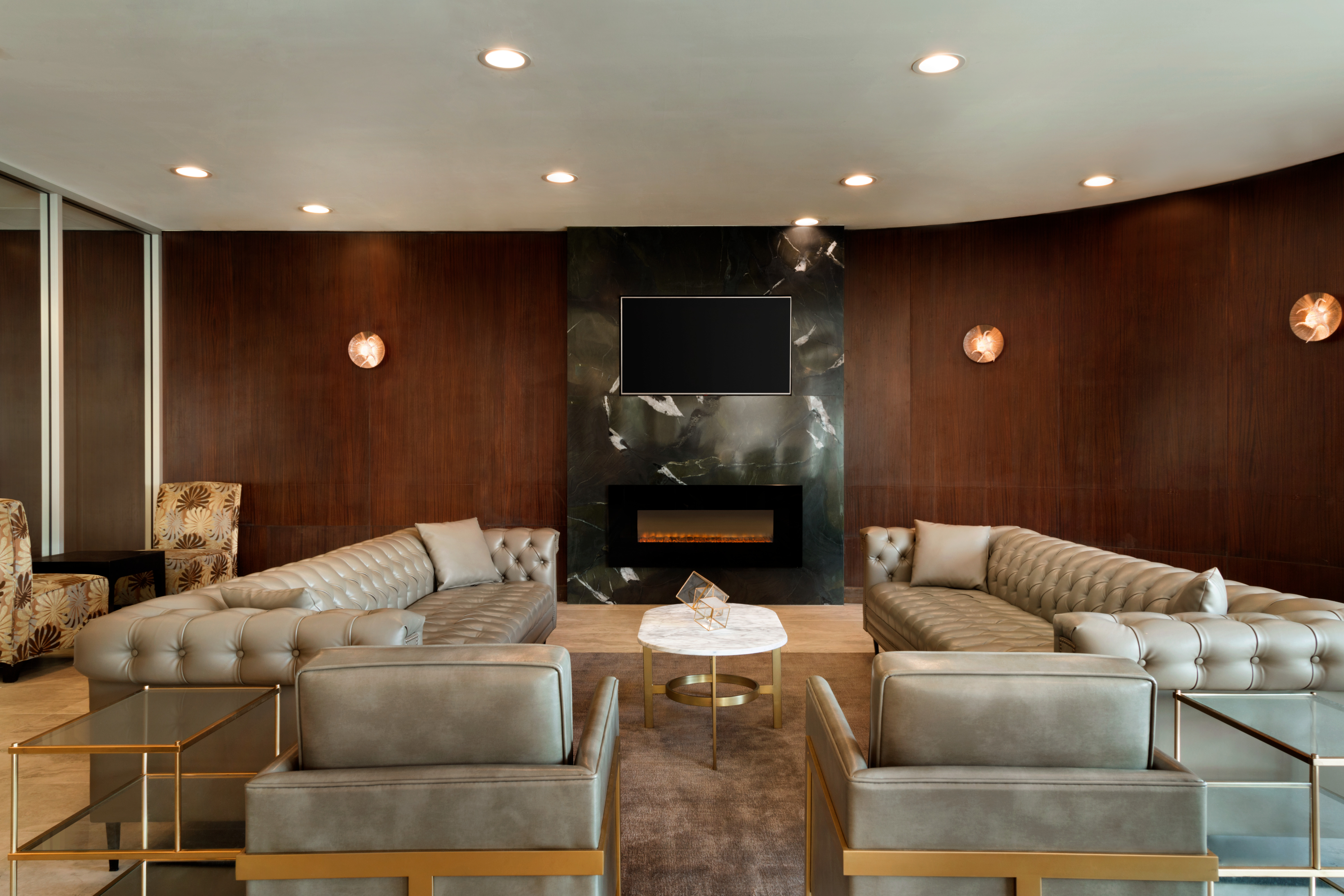 Fireplace seating area