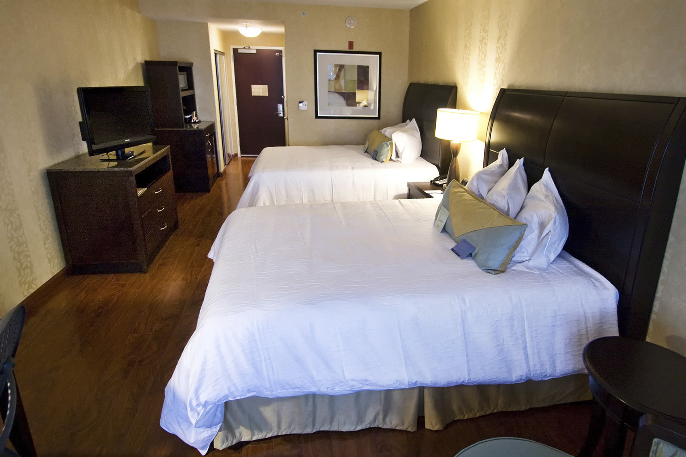 Guest Room with 2 Queen Beds