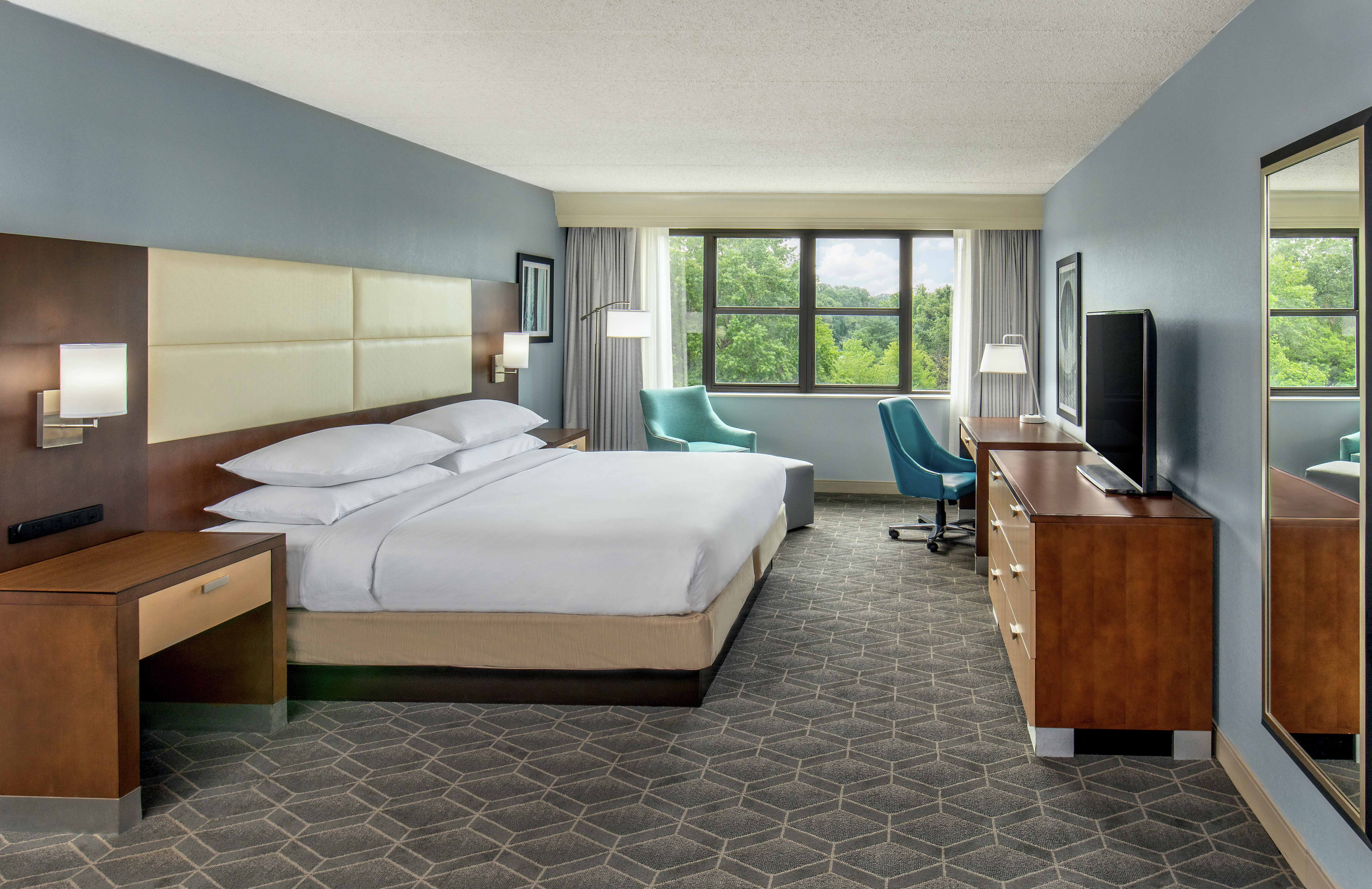 Stay in the Heart of Columbia Maryland at DoubleTree by Hilton