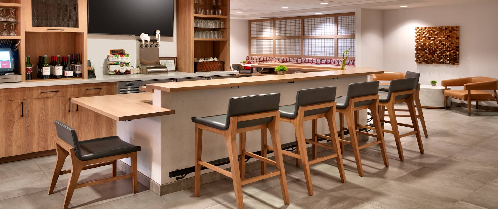 Bar area with stools 