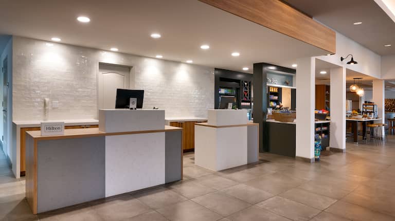 Front desk with pillars