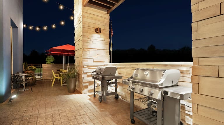 Patio area with grills