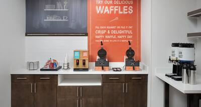 Breakfast Area with Wafflemakers