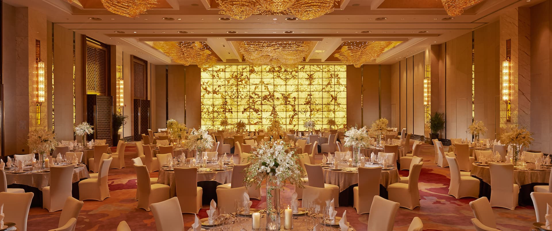 Hilton Zhengzhou Hotel, China - Grand Ballroom Western Wedding Set Up