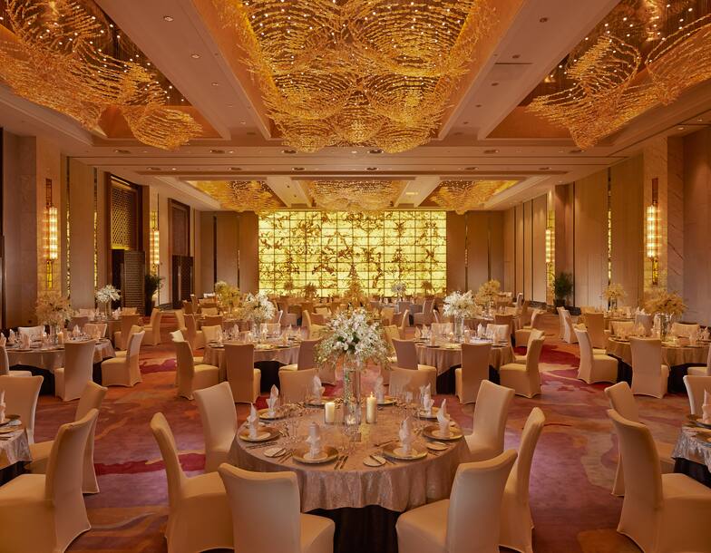 Hilton Zhengzhou Hotel, China - Grand Ballroom Western Wedding Set Up
