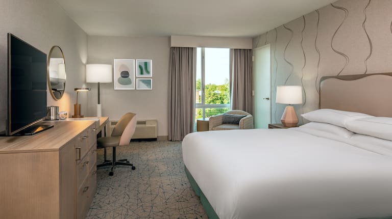 Chambre avec très grand lit