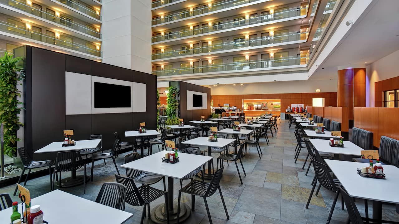 Frühstücksbereich mit Sitzgelegenheiten